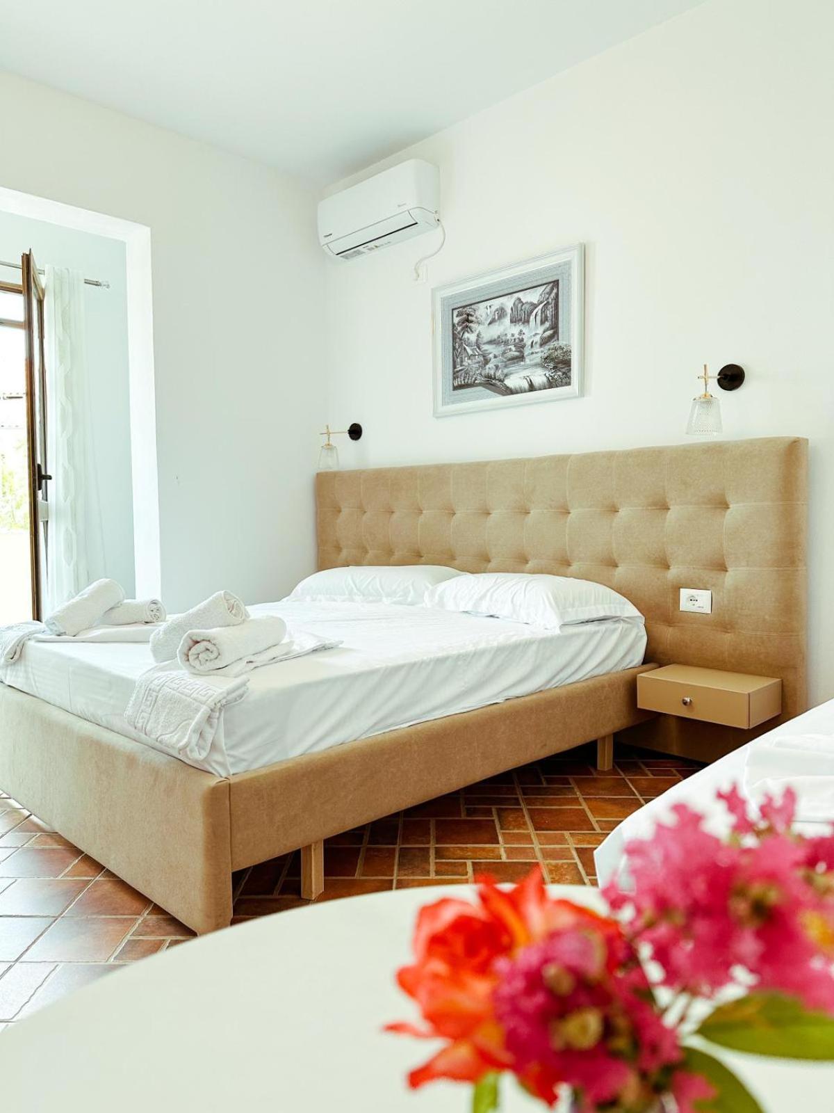 Vizion Hotel Shkodër Esterno foto