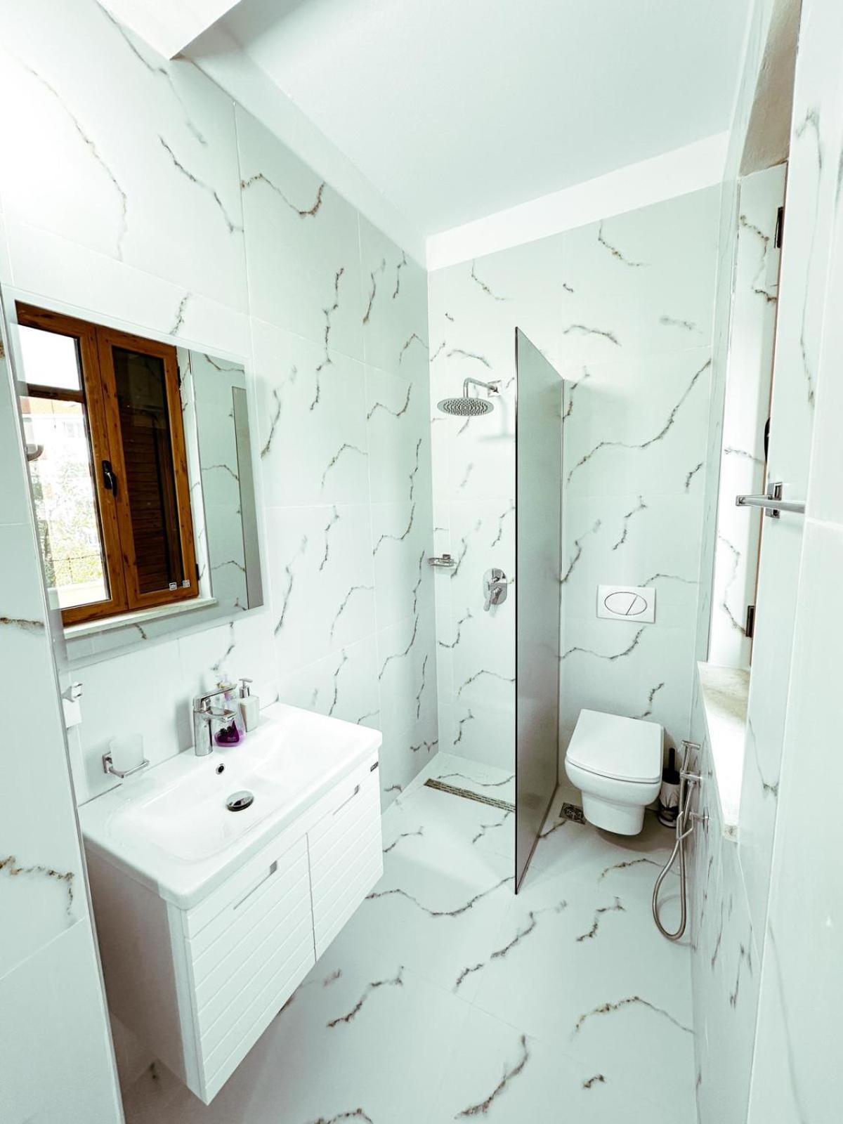 Vizion Hotel Shkodër Esterno foto
