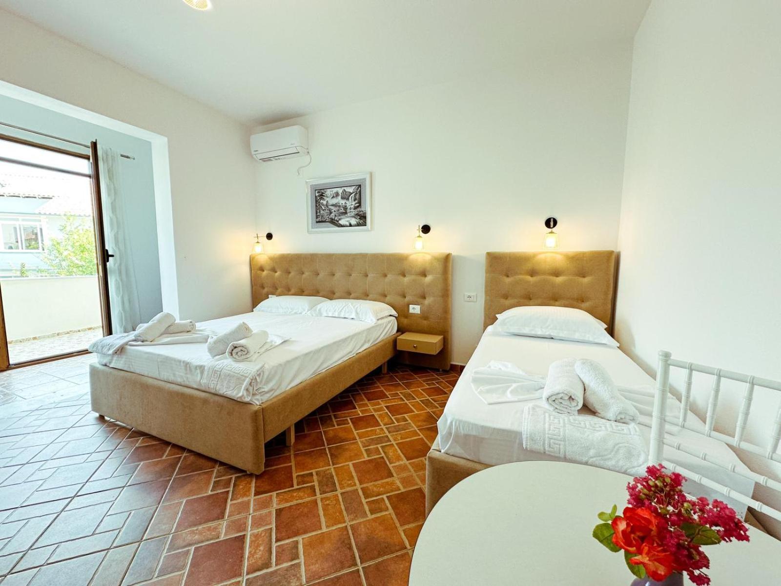 Vizion Hotel Shkodër Esterno foto