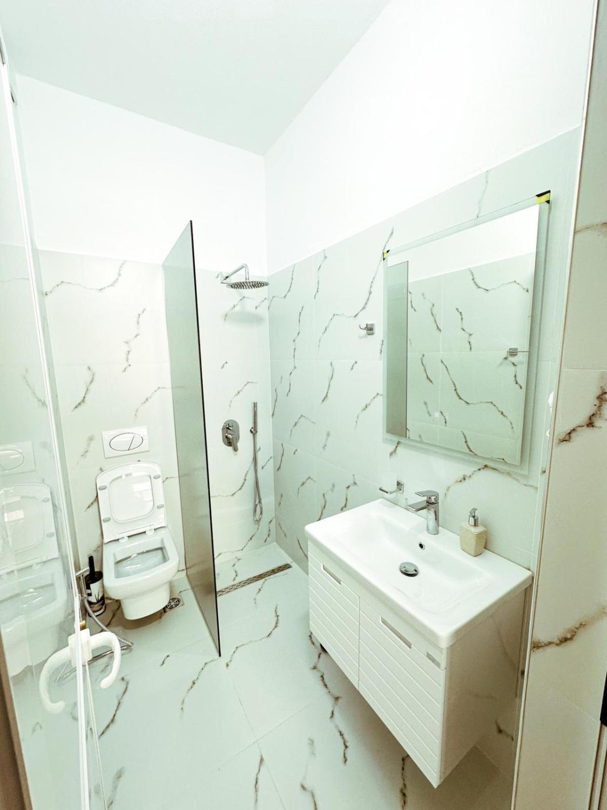 Vizion Hotel Shkodër Esterno foto