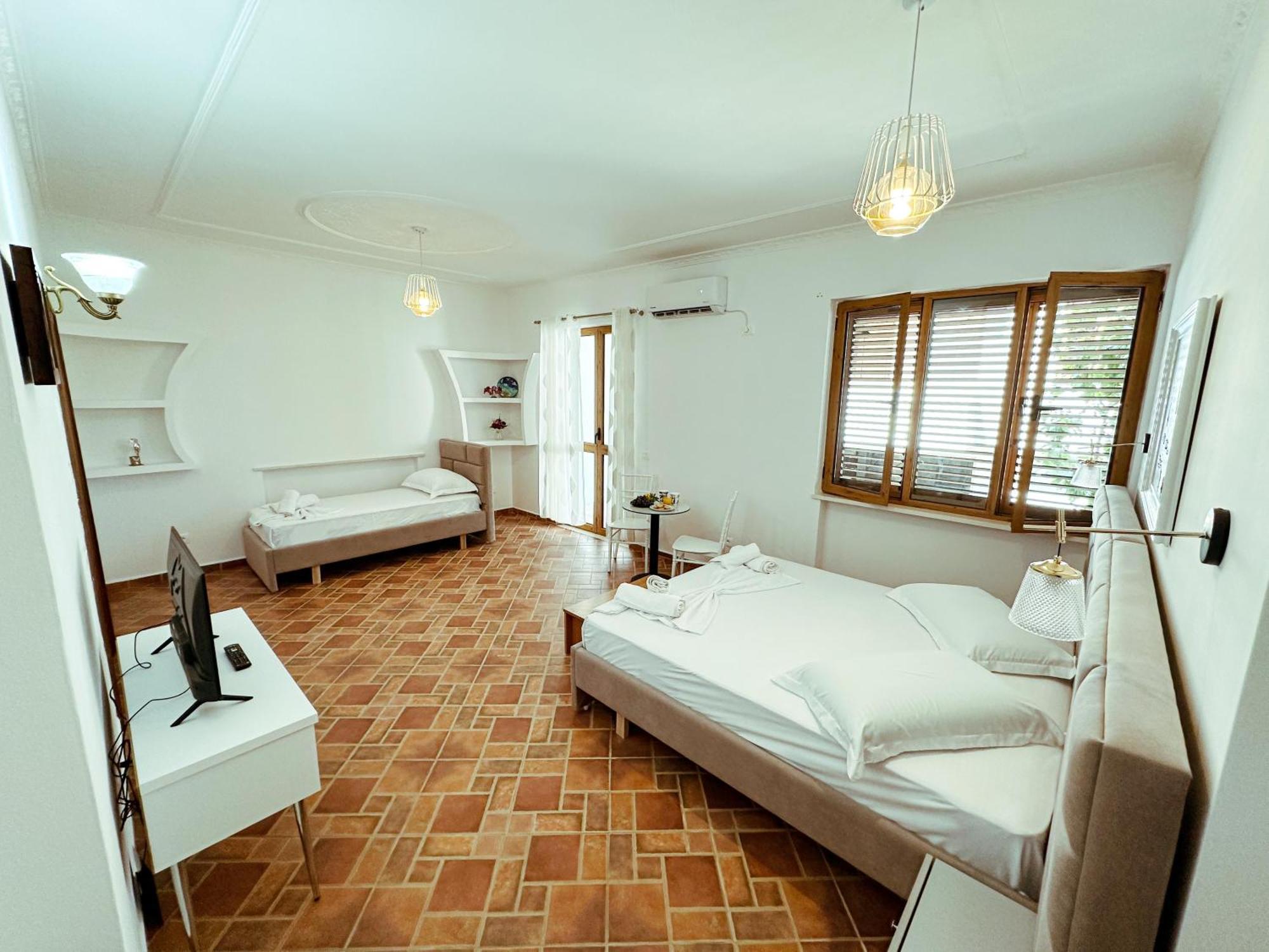 Vizion Hotel Shkodër Esterno foto