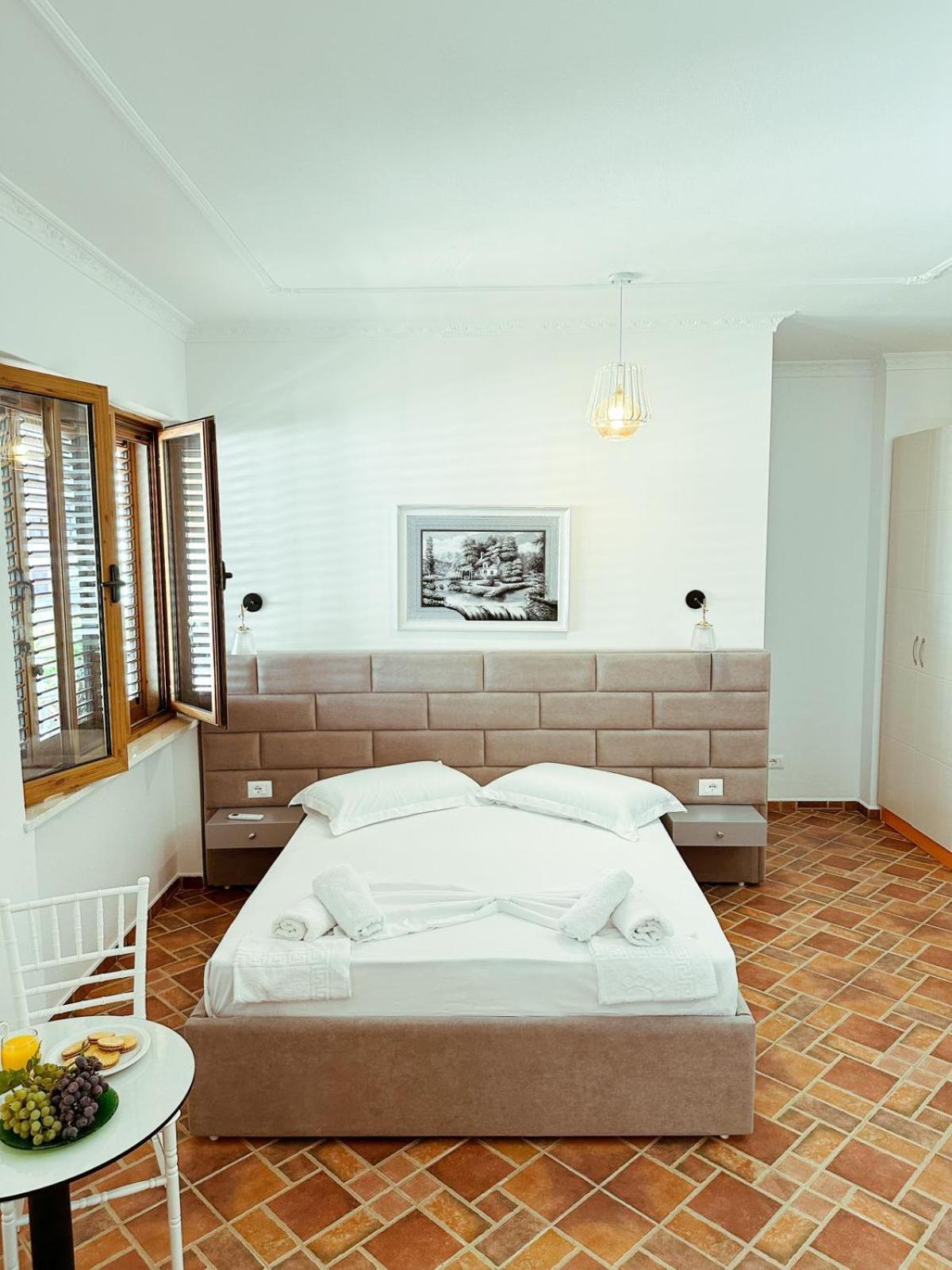 Vizion Hotel Shkodër Esterno foto