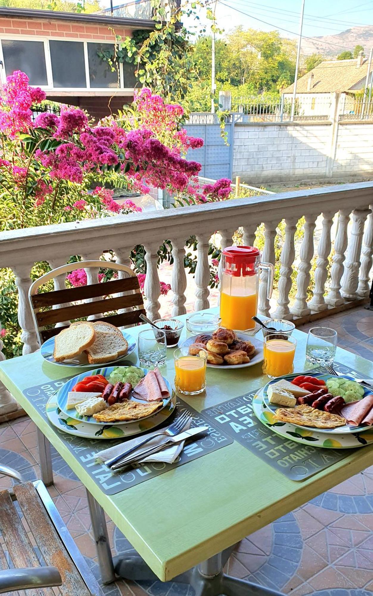 Vizion Hotel Shkodër Esterno foto